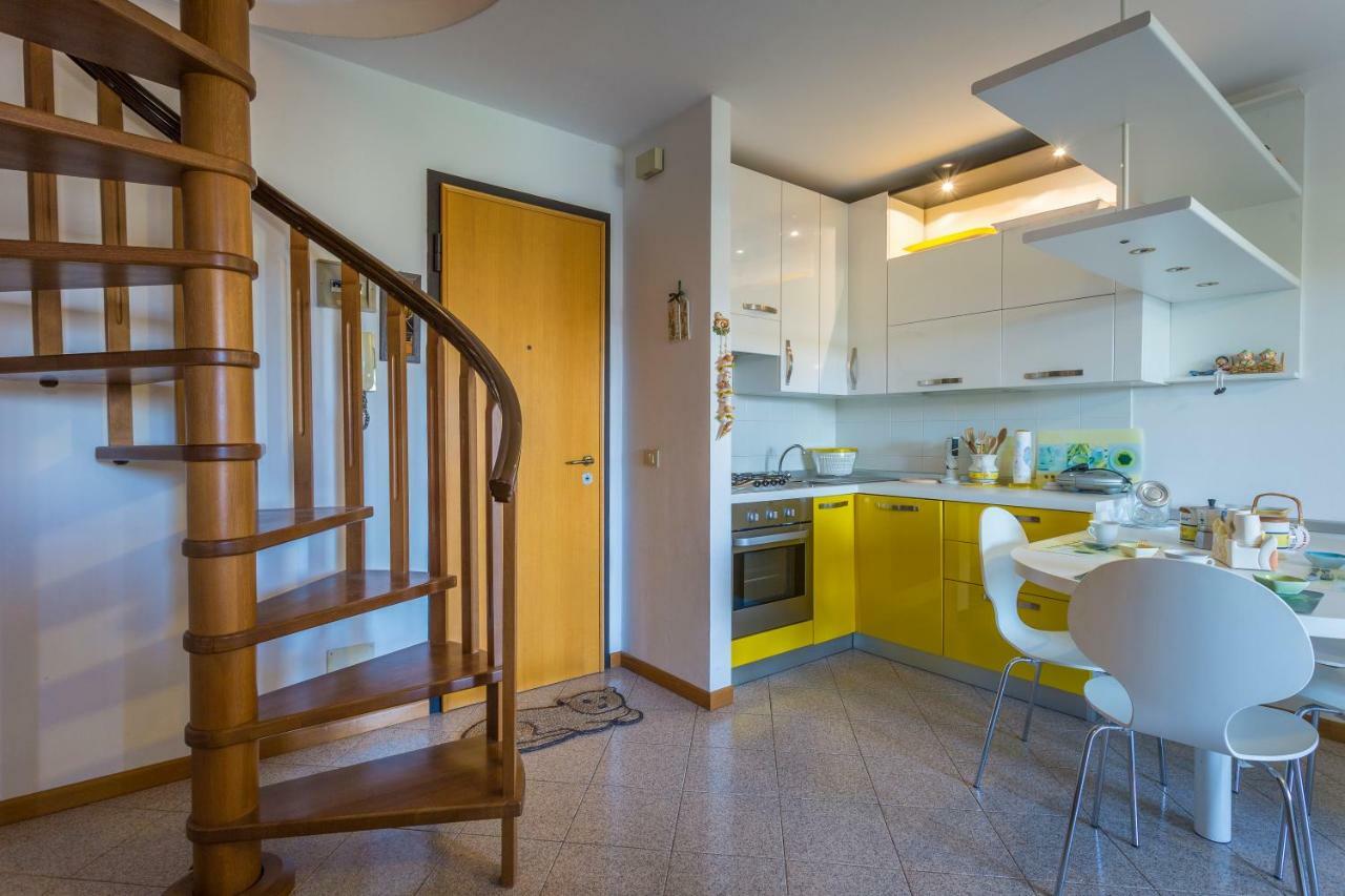 Apartamento Lignano Sabbiadoro Flat Garage Exterior foto